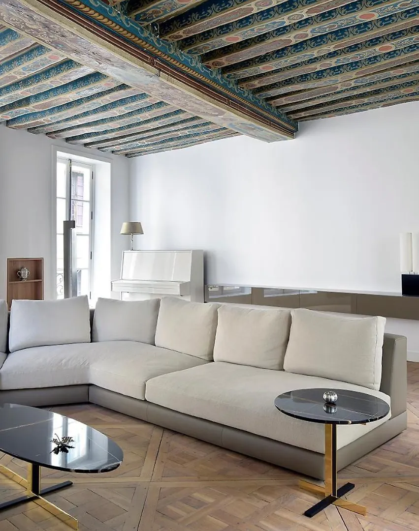 Apartamento St-Germain/Louvre - Stylish Townhouse Of 1600 París 0*,  Francia