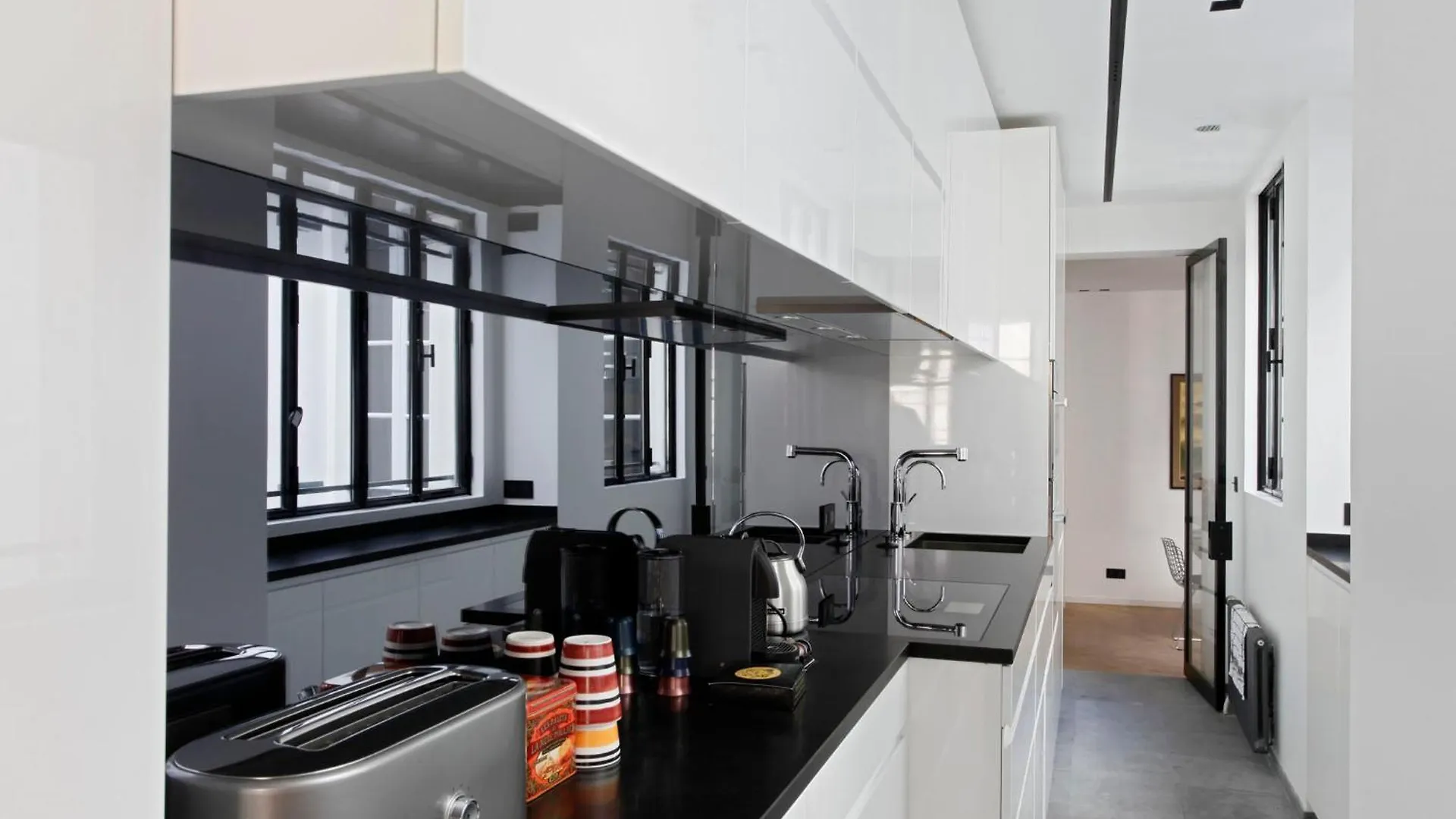 St-Germain/Louvre - Stylish Townhouse Of 1600 Apartment Paris 0*,  France