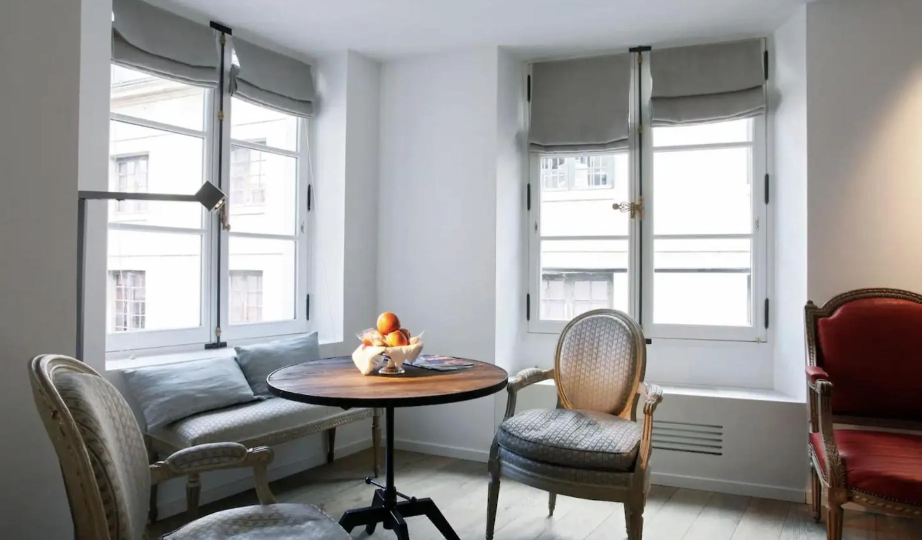 St-Germain/Louvre - Stylish Townhouse Of 1600 Apartment Paris 0*,
